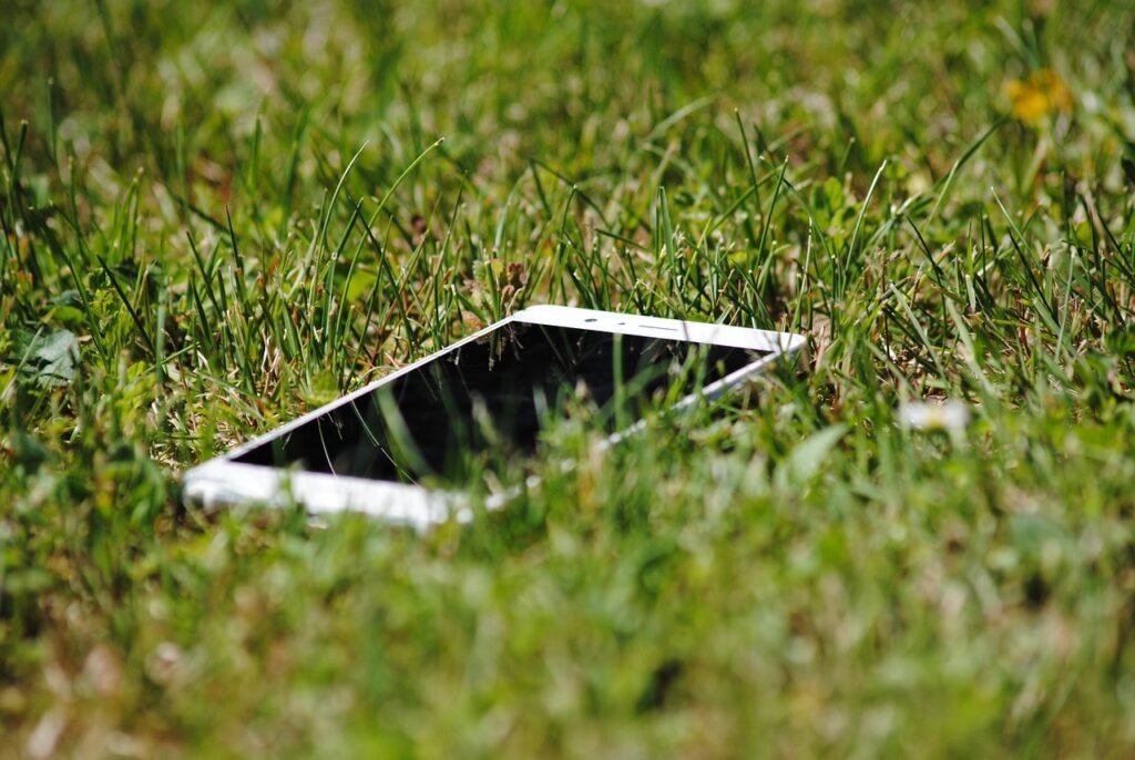 smartphone, phone, meadow, cellphone, mobile, communication, app