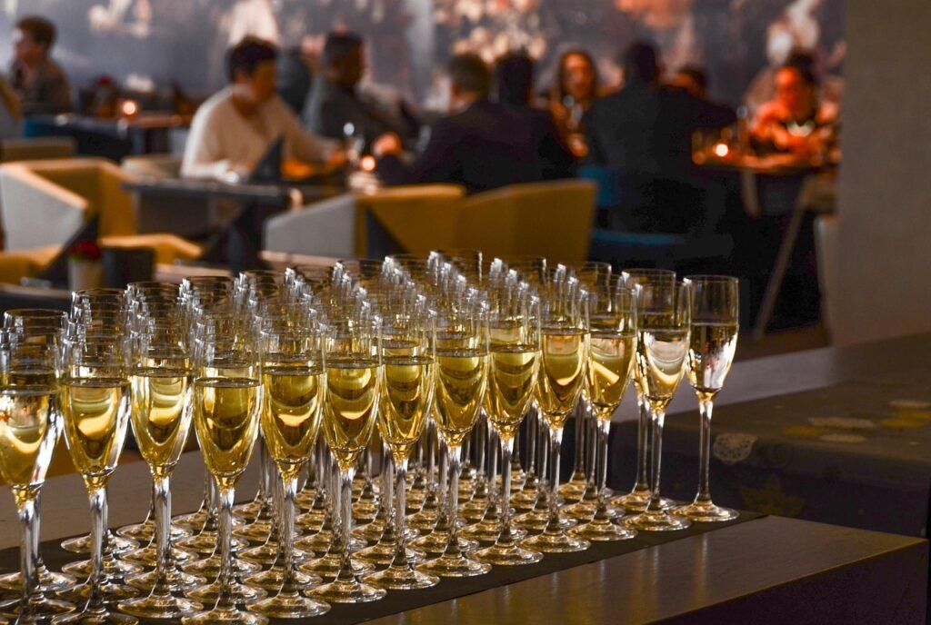 celebration, party, wine, champagne, anniversary, alcohol, gold, drink, event, bar, luxury, christmas, restaurant, glass, dec