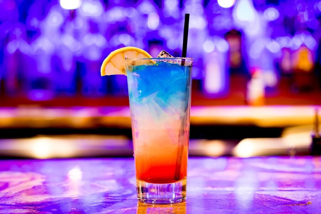 cocktail, bar, nightlife, icee, drink, party, glass, cold, alcohol, summer, celebration, refreshment, club, pub, liquor, trop