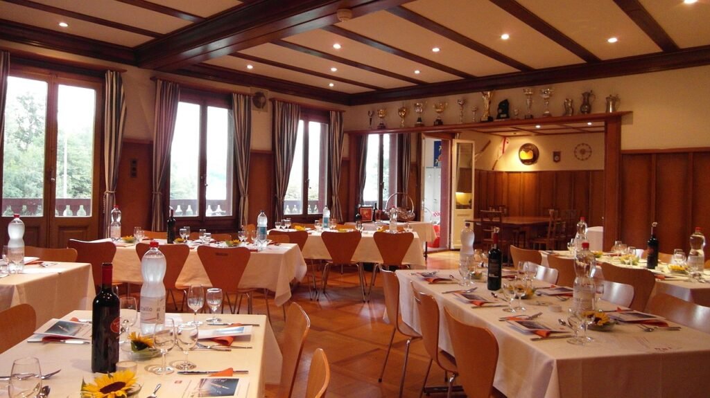 room, tables, chairs, glasses, meal, drink, fixed, decoration, club local, restaurant, brown, window, restaurant, restaurant,