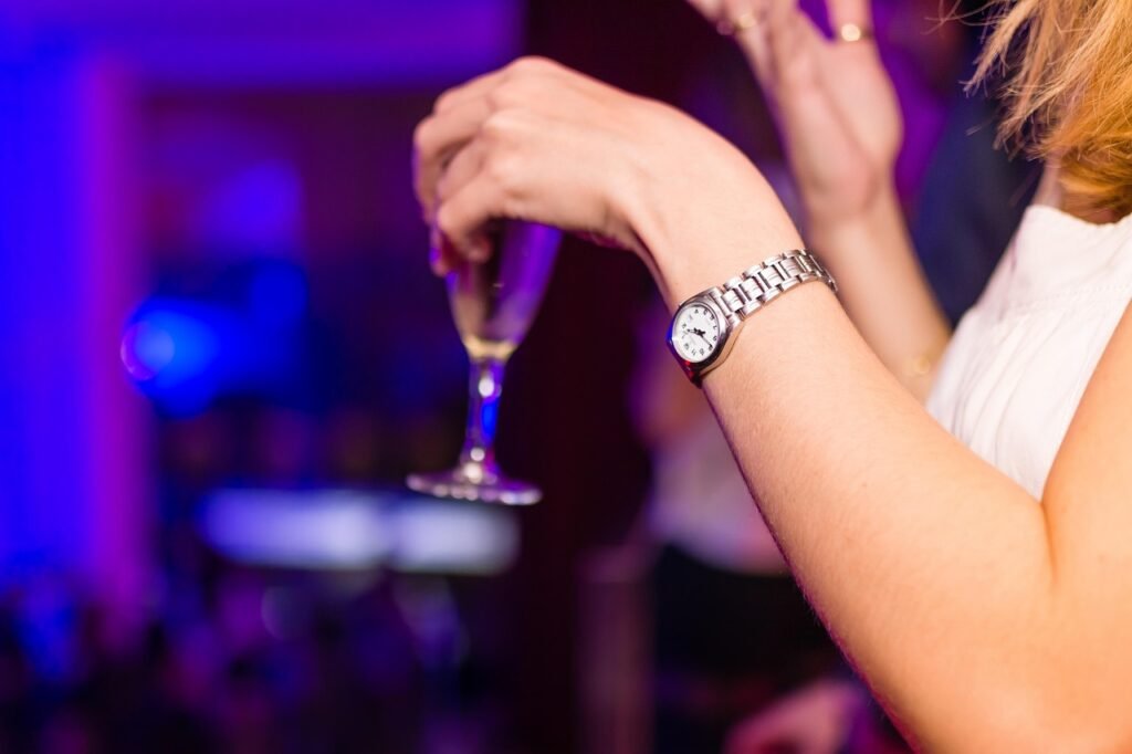 drink, party, club, night, night club, woman, dance, happy, alcool, champagne, bar, young, alcohol, celebration, cocktail, fr