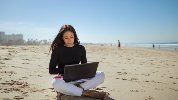 Navigating Online Spaces and Connections in Nyali: Comparing Your Digital Options