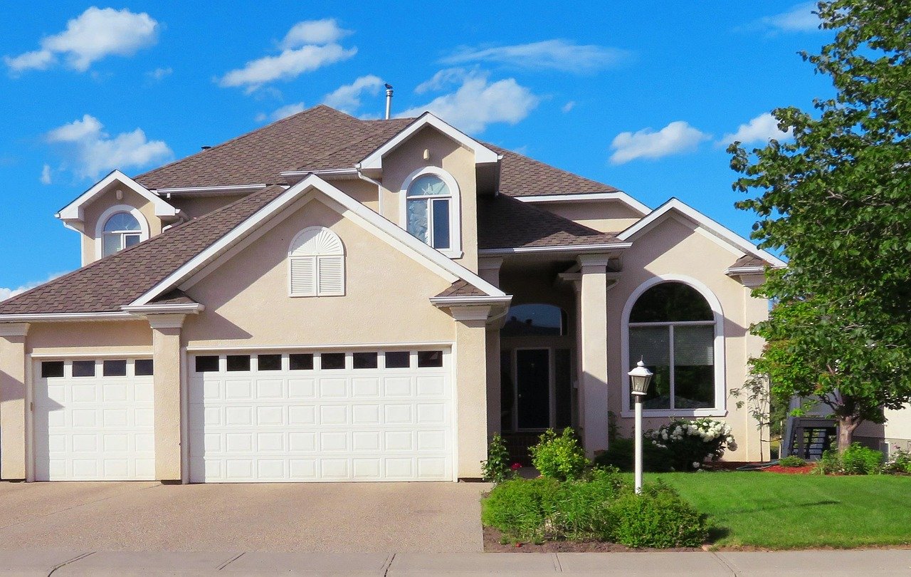 house, home, real estate, property, mortgage, residence, housing, upscale, suburbs, suburban, dwelling, exterior, landscaping