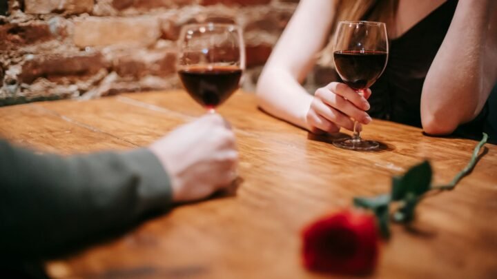 Mastering Date Tinder in Gigiri: A Local Guide to Modern Romance