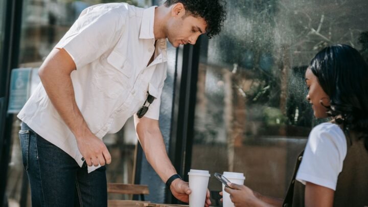 How Date Tinder Is Changing Romance in Mamboleo