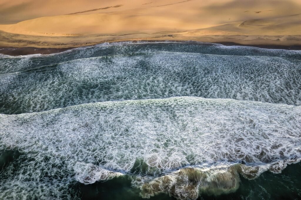 namibia, deferlante, wave, foam, beach, ocean, sea, waves, the water, nature, shore, side, sand, landscape, travel, coastal,