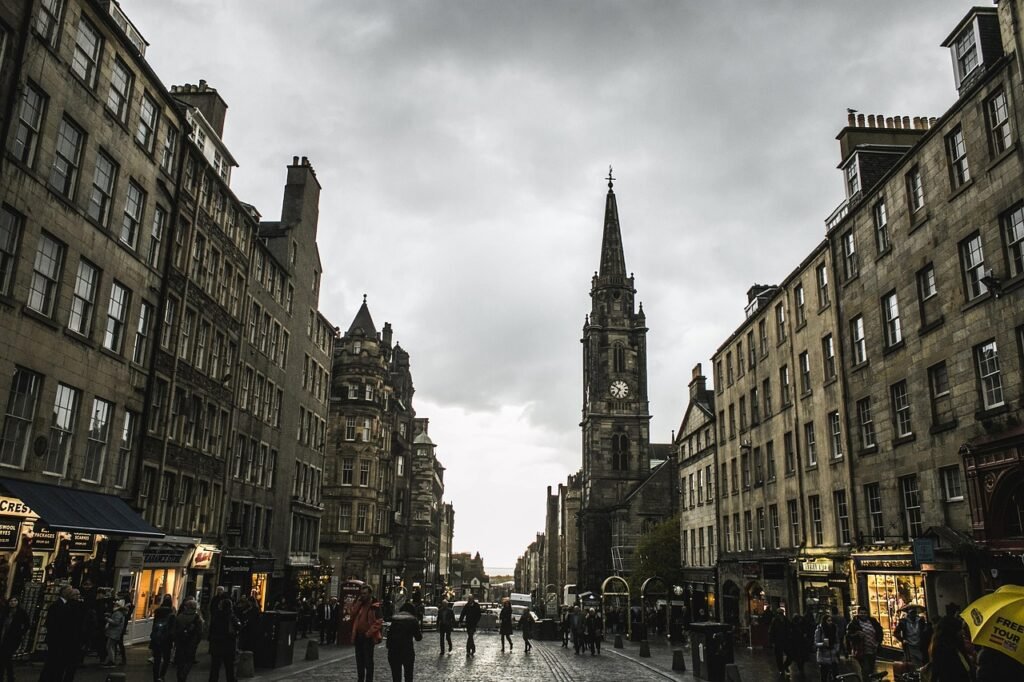 city, europe, travel, tourism, edinburgh, scotland, architecture, buildings, historic, street, medieval, scottish, urban, tow