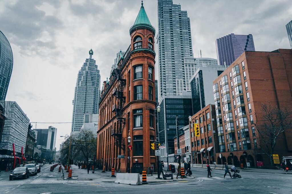 architecture, urban, street, building, photography, winter, cloudy, nature, toronto, canada, city, road, cars, people, sky, c