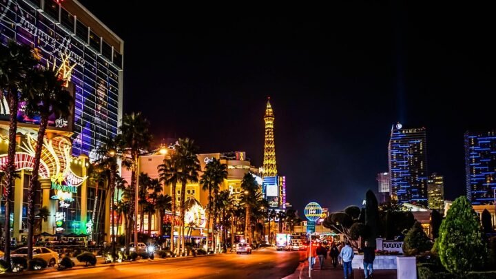 Navigating Kizingo After Dark: A First-Timer’s Guide to Local Night Life
