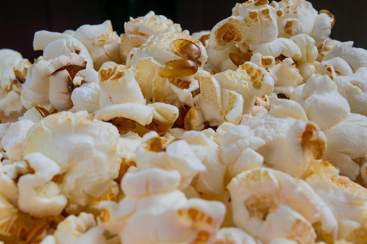 popcorn, cinema, corn, food, snack, movie, eat, film, entertainment, tasty, theater, salty, white, salted, striped, container