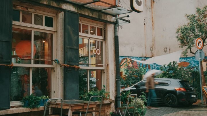 Why Local Knowledge Matters When You Want to Meet in Nairobi