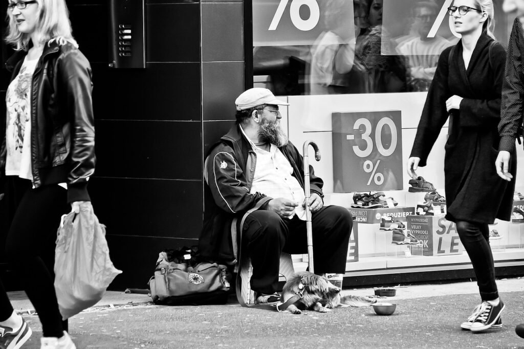 people, road, man, masculine, person, homeless, penner, beg, clochard, street photography, street, black-and-white, city, urb