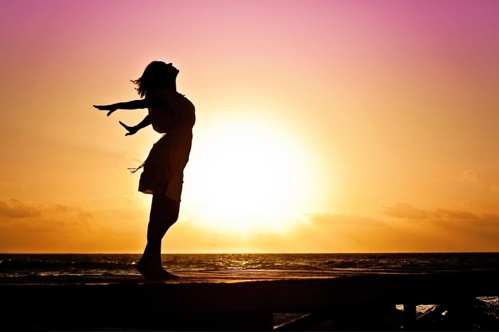 new year background, woman, silhouette, sunset, beach, sea, ocean, horizon, sunrise, dawn, dusk, backlighting, woman silhouet