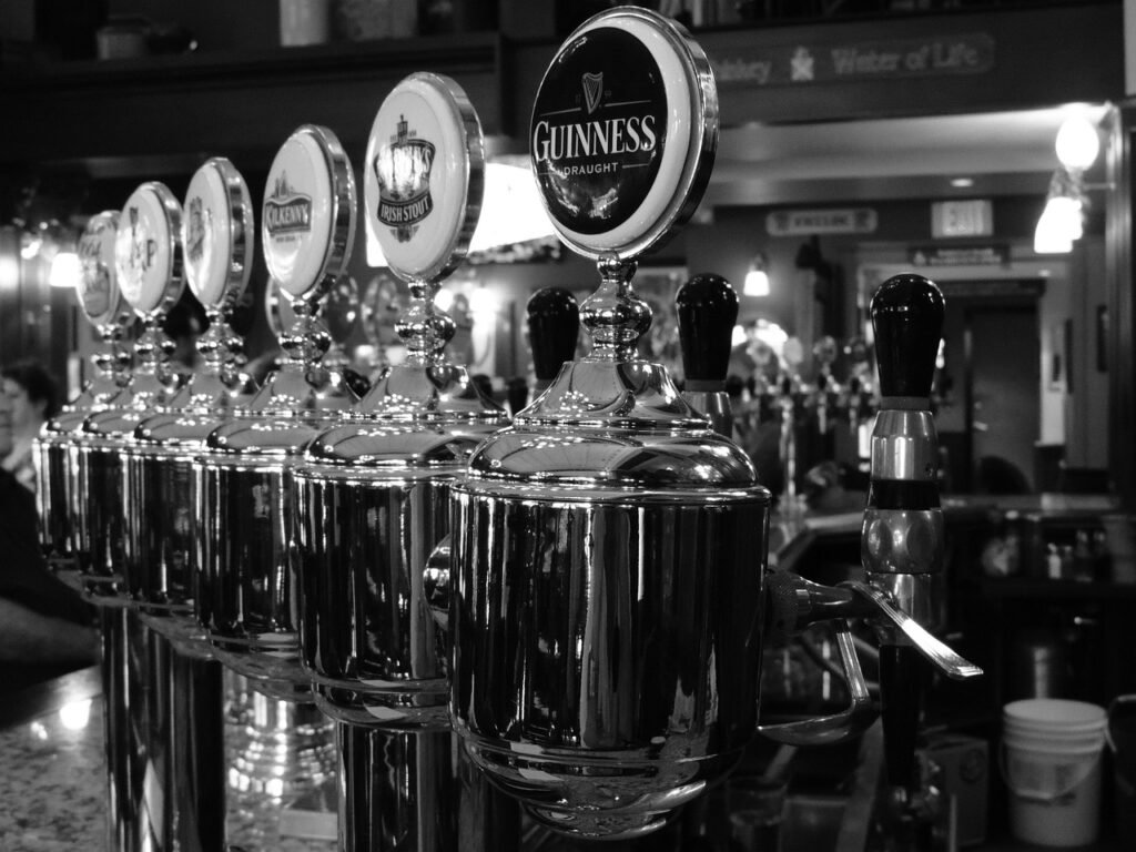 draft beer, bar, pub, faucet, restaurant, alcohol, beer tap, draught, club, nightclub, nightlife, beer, tavern, booze, bevera