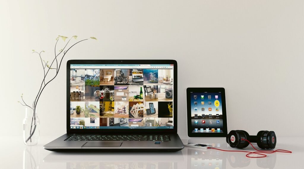laptop, workstation, browsing, tablet, computer, desk, multimedia, media, digital tablet, headset, workspace, isolated, lapto
