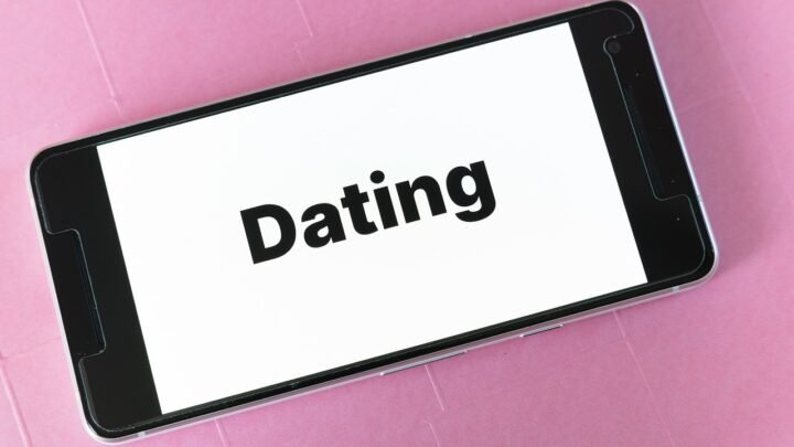 Navigating Online Life, Dating, and Digital Spaces in Mamboleo