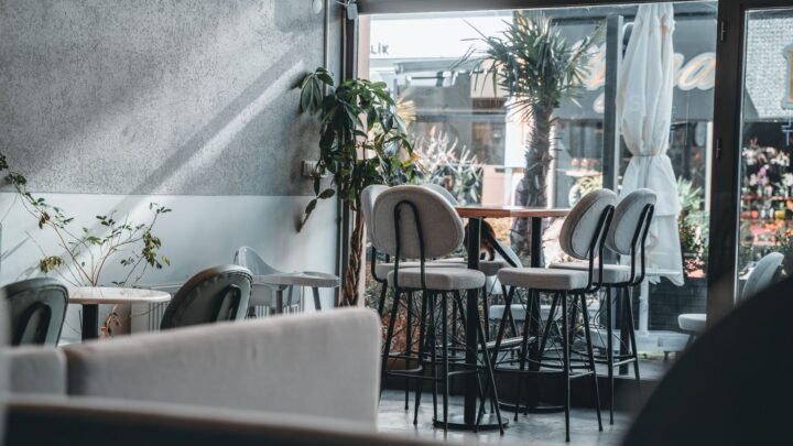 Crafting Natural Romantic Moments in Westlands for First-Time Meetings