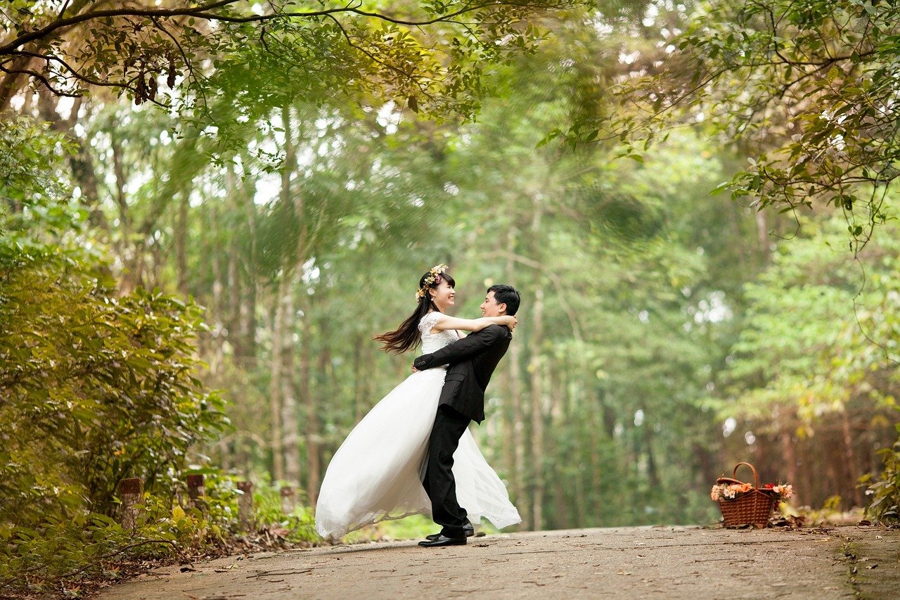 couple, wedding, park, newlyweds, wedding day, husband, wife, man, woman, bride, groom, romantic, love, happy, relationship,