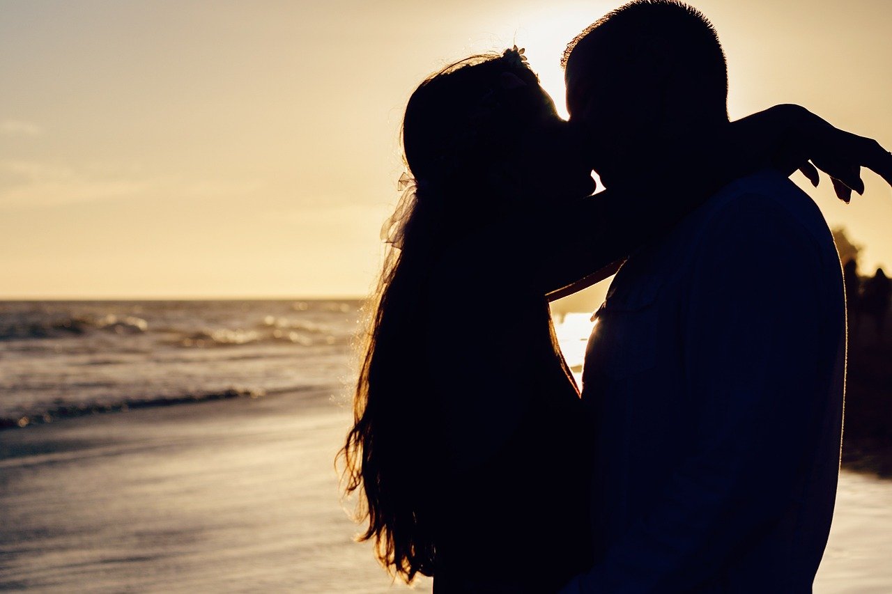 couple, kiss, silhouette, beach, young couple, love, kissing, together, romantic, lovers, relationship, affection, romance, s