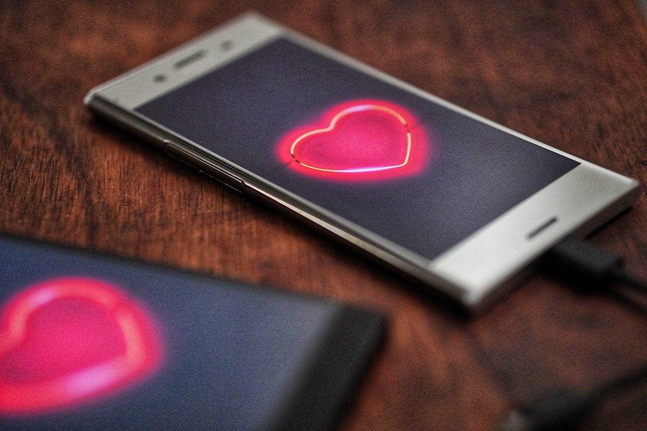 love, connection, phone, mobile, dating, phones, virtual love, heart, valentine's day, dating apps, love connection, internet